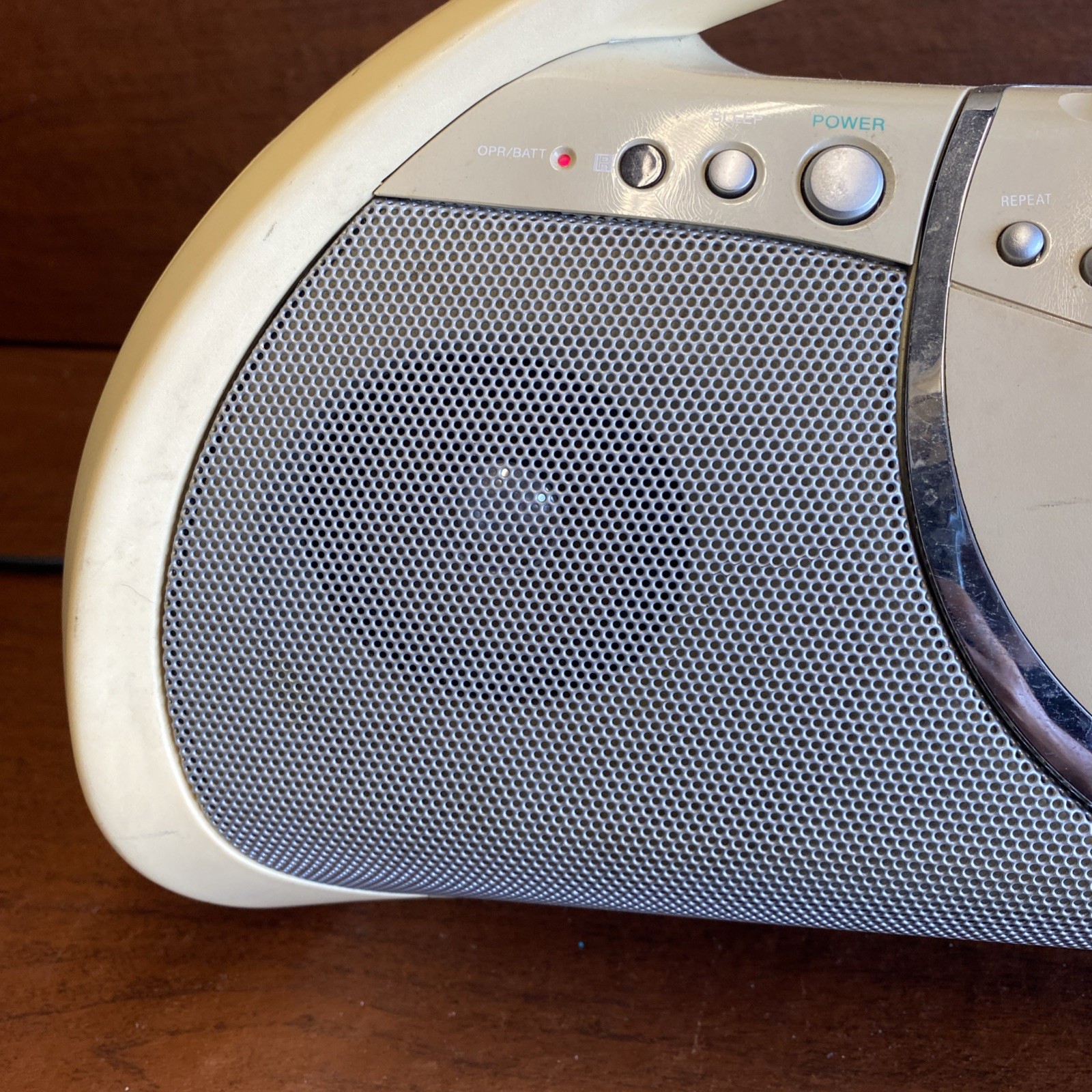 Sony ZS-YN7 Portable Boombox CD/R-RW AM/FM RADIO MegaBass W Remote No Batt Cover