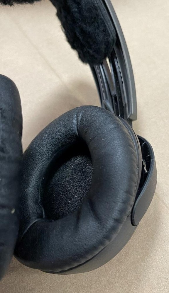 BOSE A20 AVIATION HEADSET NON-BLUETOOTH- USED.