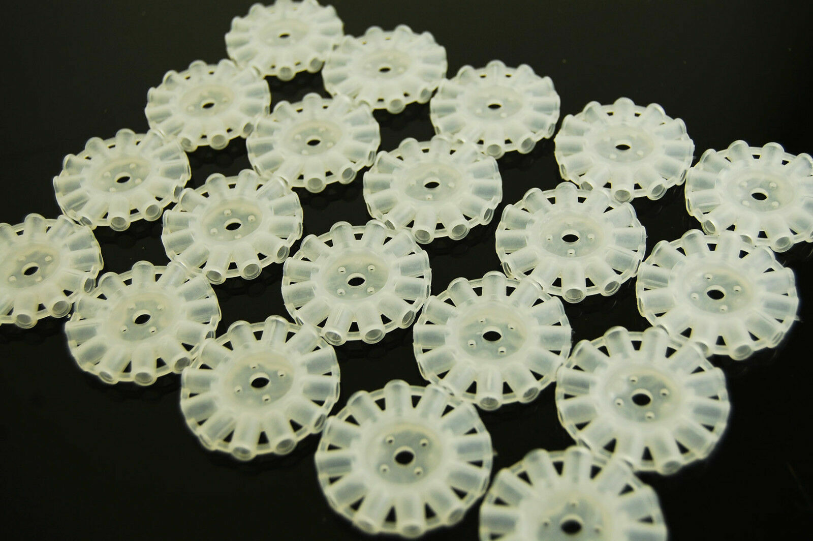 LOT OF 100 Glow Stick Ball  Flower Connectors NEW IN PACKAGE