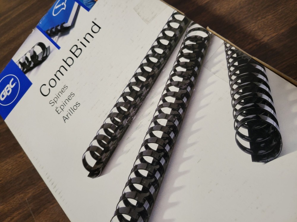 GBC CombBind Plastic Presentation Document Binding Spines - 9/16" WHITE - 100 Pc