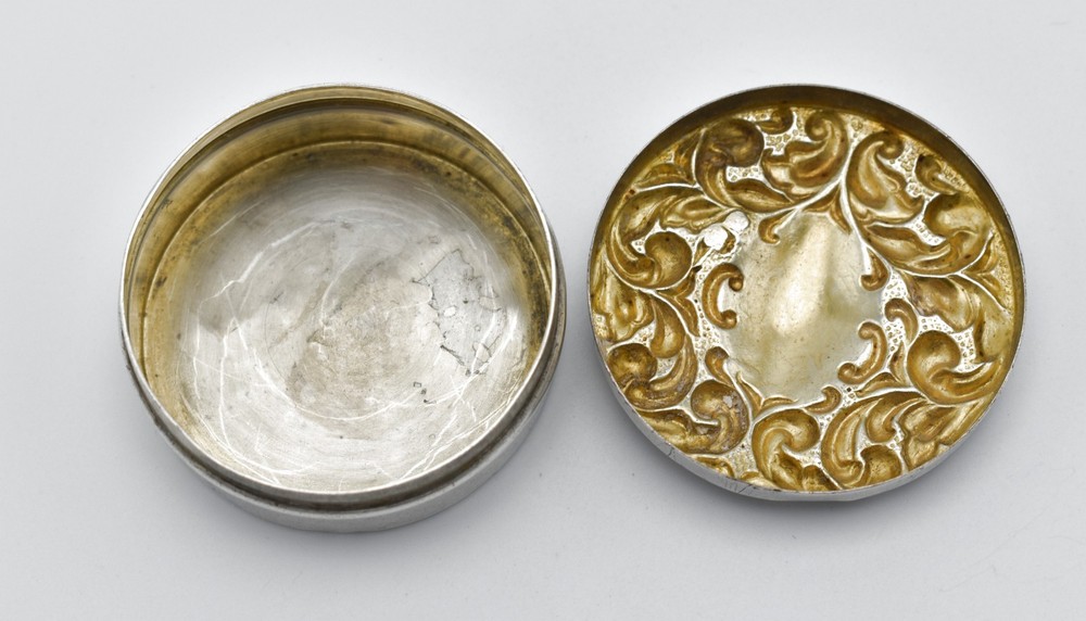 Antique Solid Silver Pill Pot Snuff Box Repousse Edwardian 1905