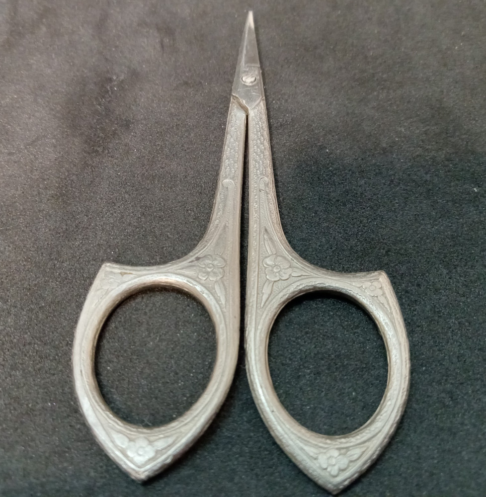 2 Vintage Small Silver Tone Embossed Sewing Scissors Decorative
