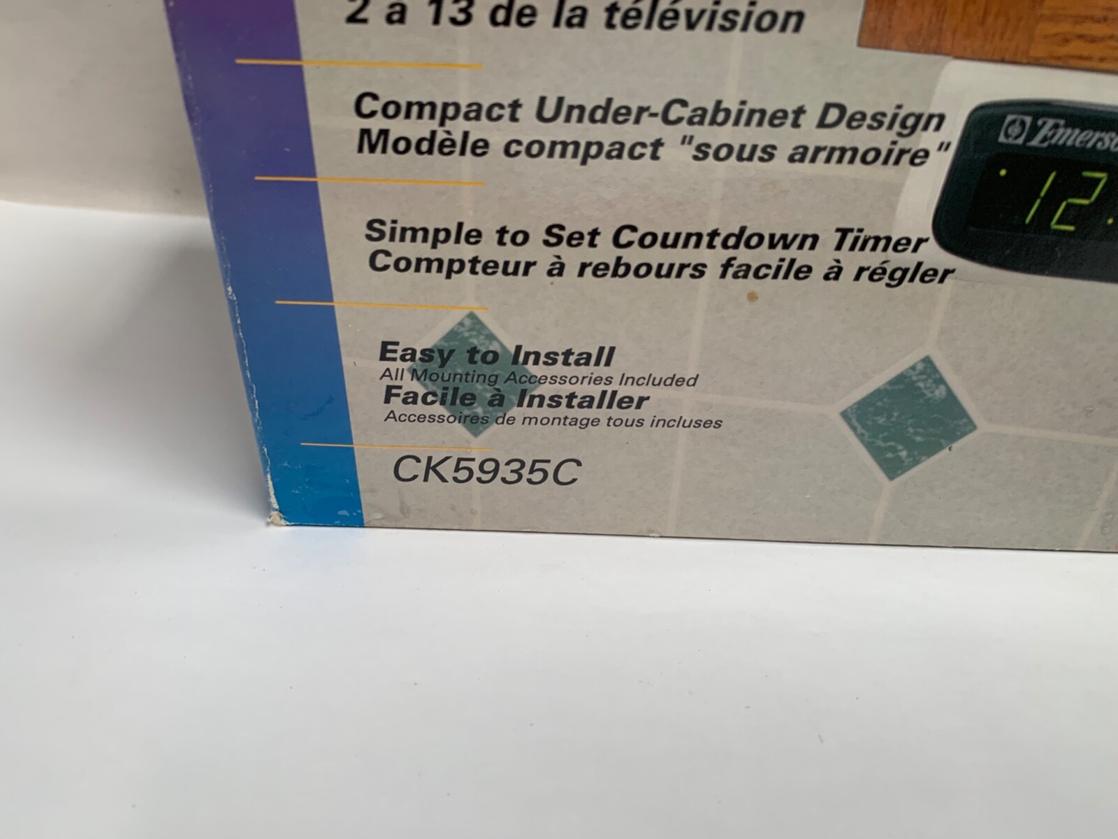 Vtg NEW Emerson Model CK5935C Under Cabinet Space Saver AM-FM Radio Clock (A17)