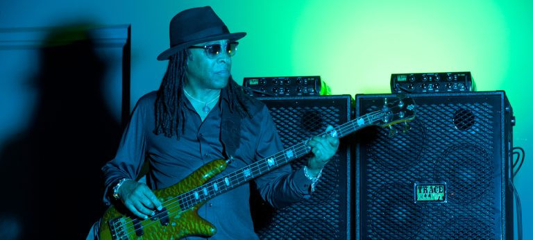 TRACE ELLIOT® ELF ULTRA COMPACT BASS AMPLIFIER