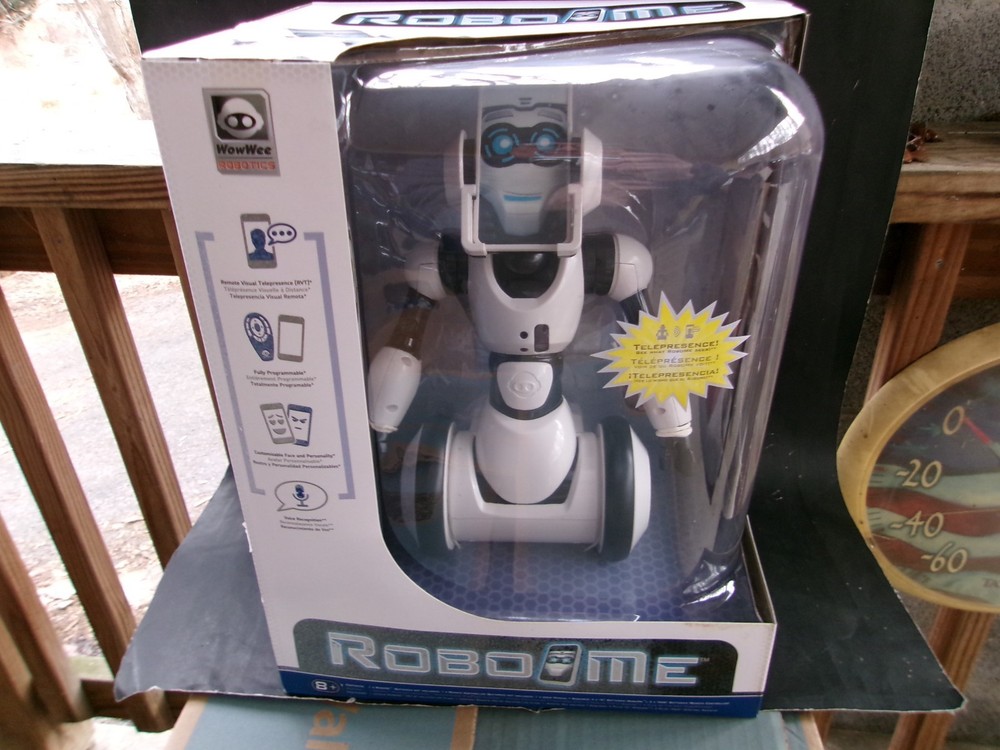 WowWee Robo-Me Customizable Robot Buddy Robome Programmable Robotics ( NIB )