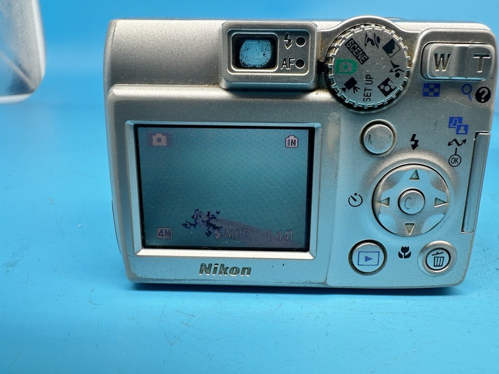 Nikon Digital Camera Coolpix 4600 4.0MP Silver Tested *Read*