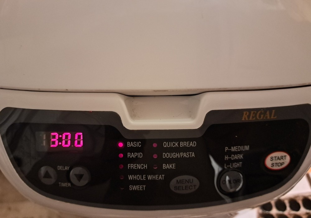 Regal Kitchen Pro K6725 Bread Maker Machine In Good Condition