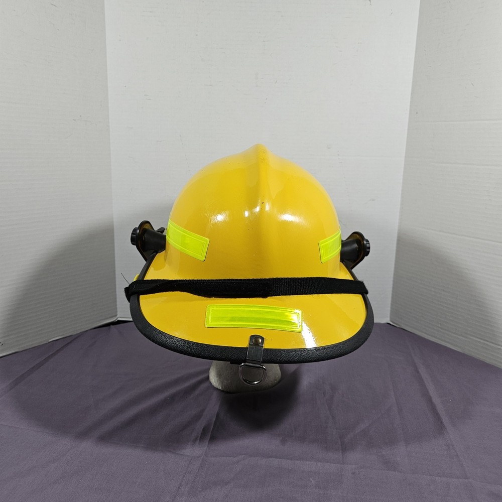 Cairns MSA 660C Metro Fire Helmet Size Medium 4" w/ Tuffshield Faceshield