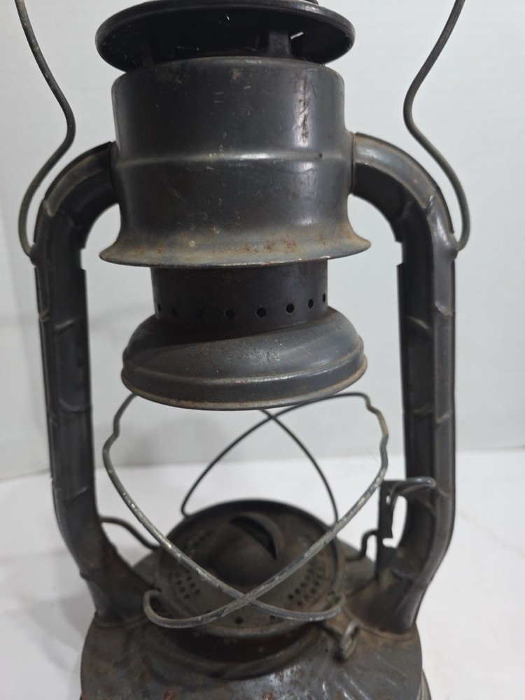 VINTAGE DIETZ No.2 D-LITE LANTERN NO GLOBE
