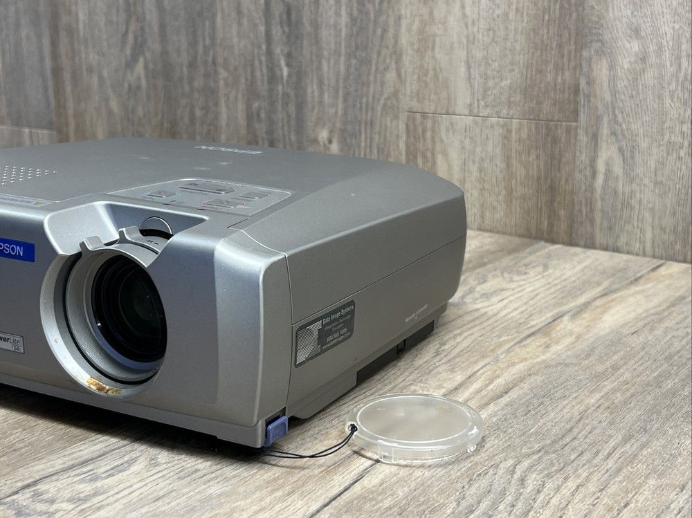 Epson PowerLite 54C 3 LCD Projector & Case EMP-54 Model