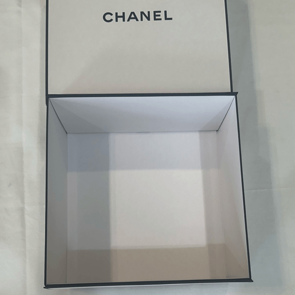 CC Elegant White Box with Black Edges
