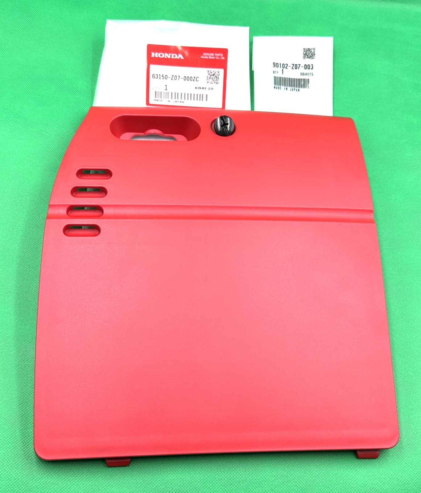 Genuine Honda EU2000i EB2000i Generator Panel Side Cover 63150-Z07-000ZC w Bolt