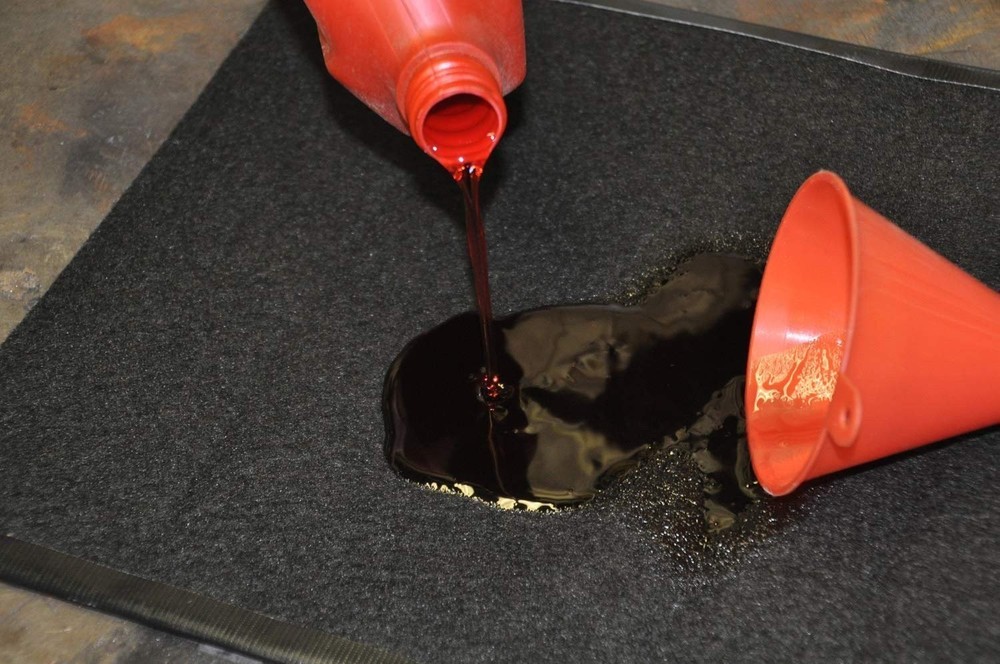 Design Engineering Protective Absorbent Oil Rug