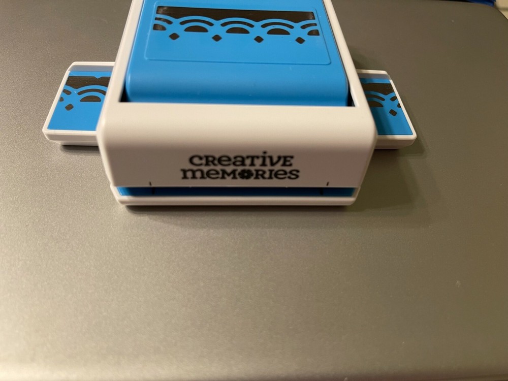 CREATIVE MEMORIES ~ DIAMOND ARCHES ~ Decorative Border Punch ~ Scrapbooking!