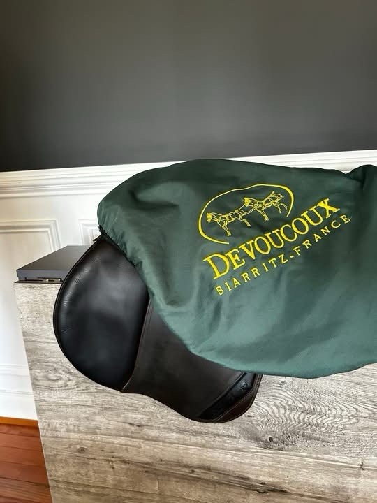 Devoucoux English Jumping Saddle