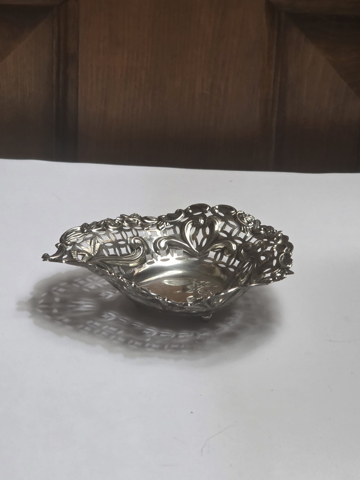 antique 1898 English sterling silver filigree heart footed bonbon dish bowl