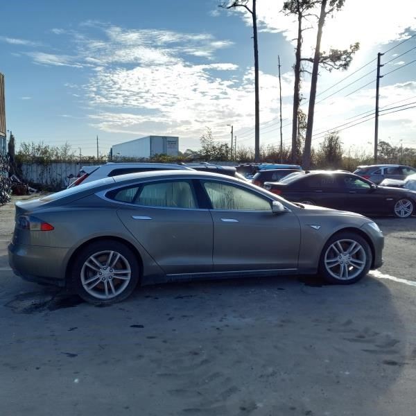TESLA S 2015 Battery 479494