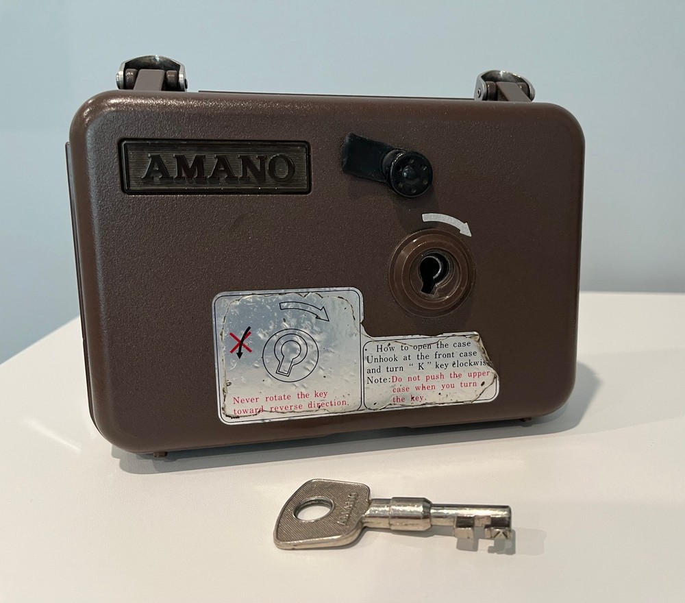 Amano PR-600 Watchman's Time Clock w/ Master Key PREOWNED