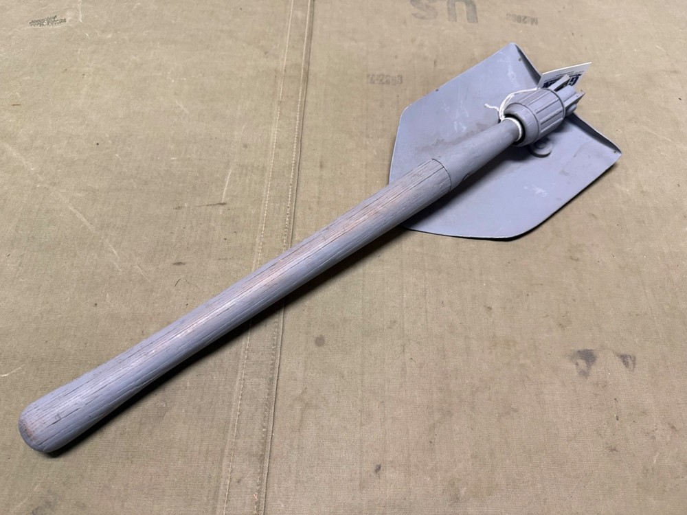 ORIGINAL WWII US ARMY M1943 COMBAT FIELD FOLDING SHOVEL-DATED 1943, AMES