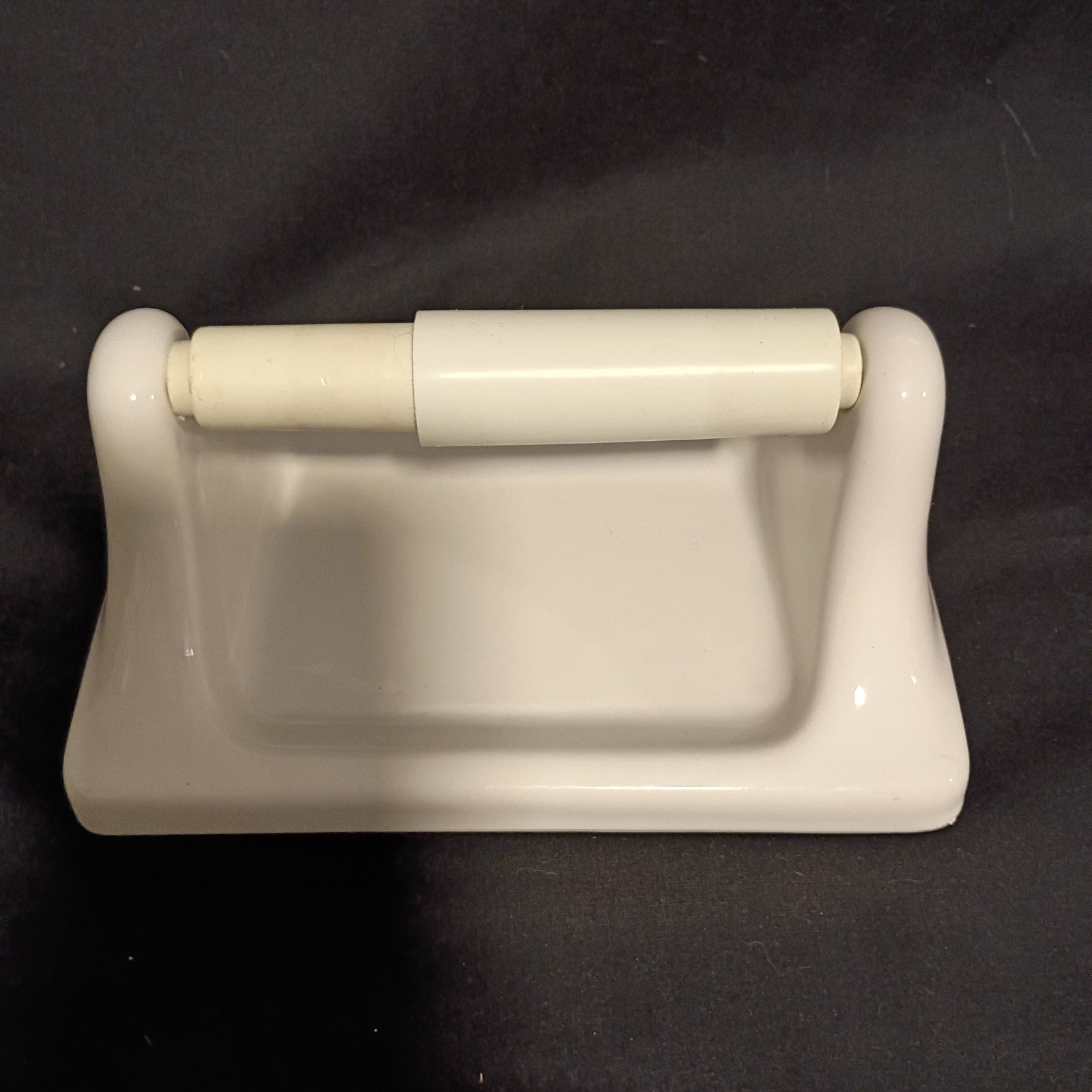 Vintage White Ceramic Toilet Paper Holder Bathroom Wall Mounted MCM M-108