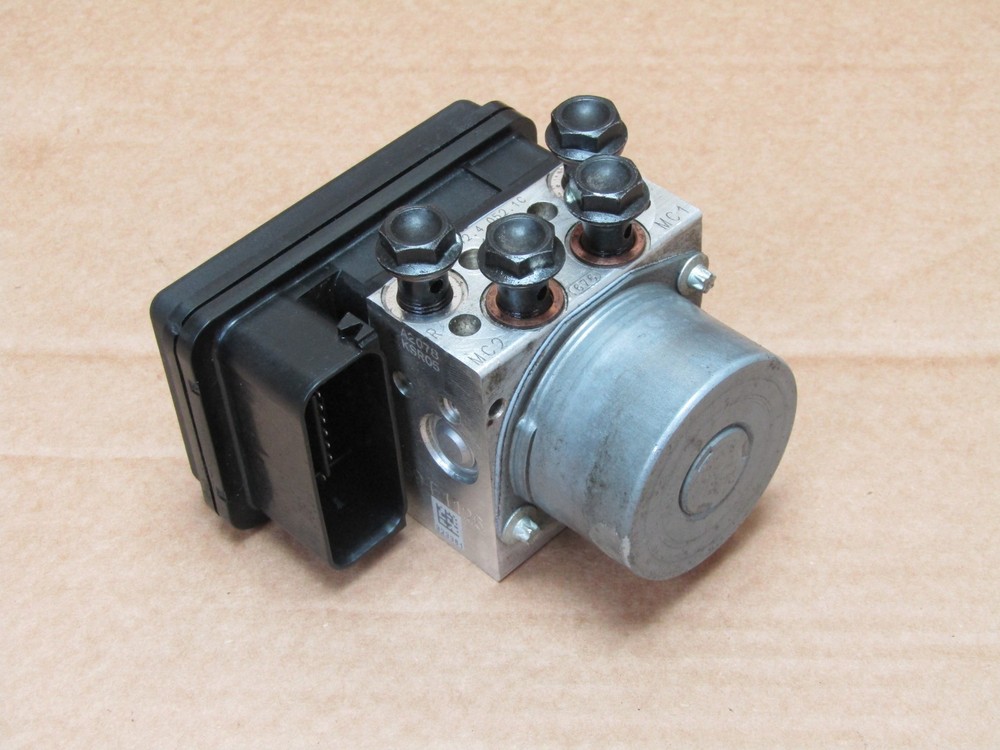 Ducati Scrambler 2015 9,394 miles ABS pump control module (5789)