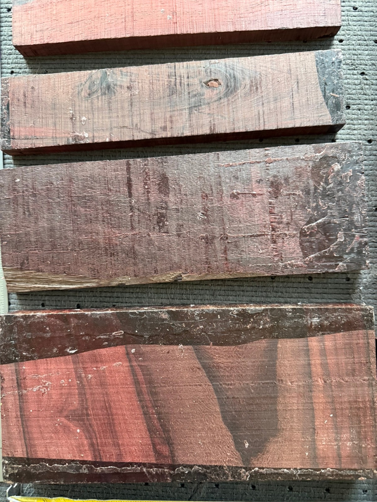 Bois de Rose 7 pounds box #18