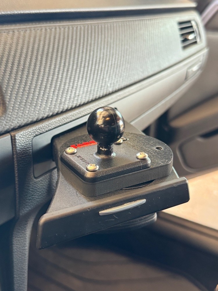 Garmin Catalyst mount for BMW 3 series E9X E90 E91 E92 E93