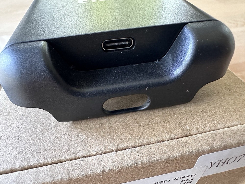 Eyoyo 1D 2D Phone Back Clip Cover Barcode Scanner Bluetooth Bar Code Reader