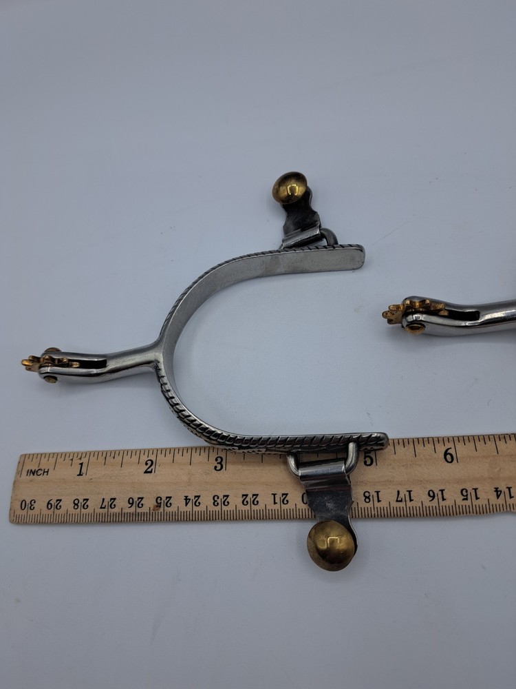 Pair Spurs Womens Twisted Band