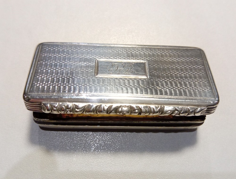Solid Silver Georgian Snuffbox Circa 1828 by William Simpson Birmingham.
