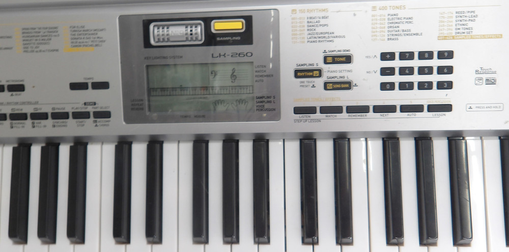 Casio LK-260 Electric Keyboard With Key Lighting System & Sound Sampling