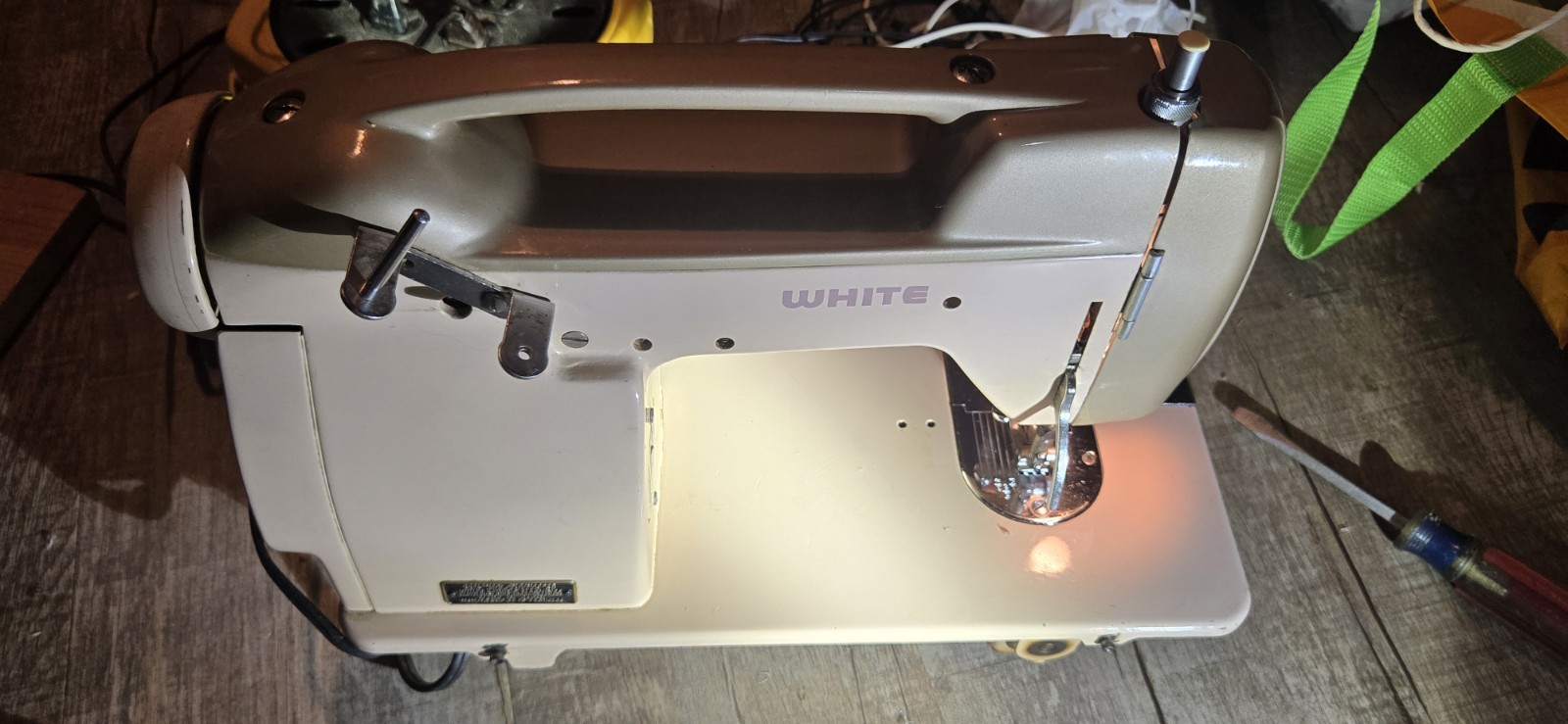 Vintage WHITE Sewing Machine Model 764 with Pedal EXCELLENT SHAPE