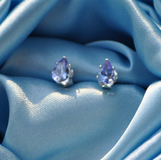 ONE PAIR 6mm x 4mm PEAR SHAPED TANZANITE .925 STERLING SILVER STUDS