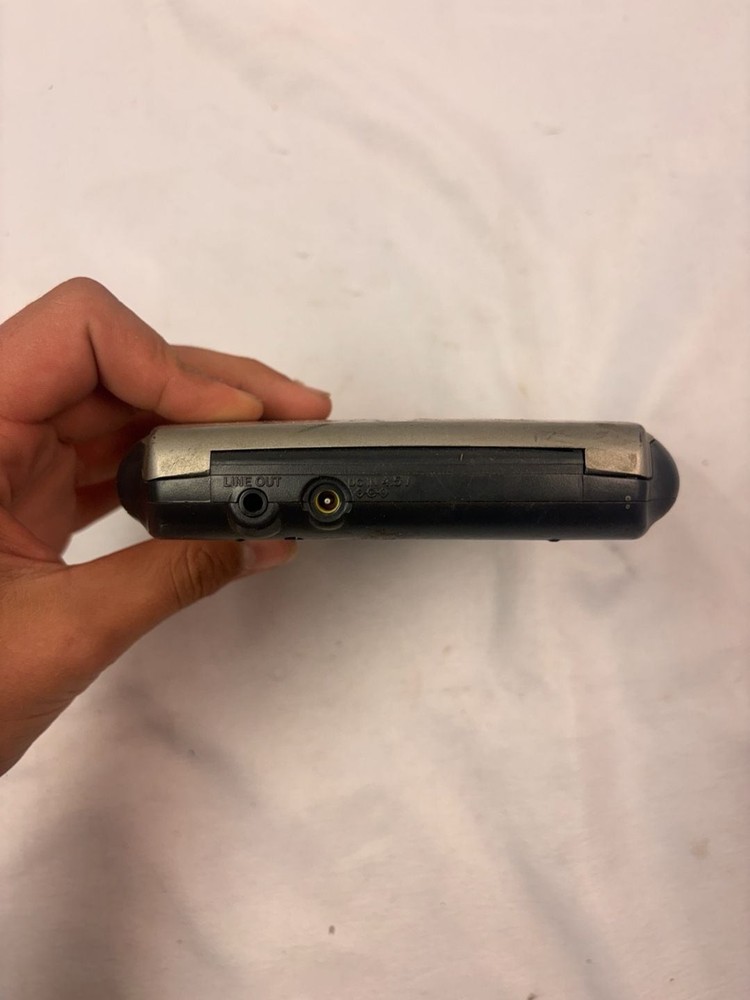 Sony Discman D-E301 ESP Digital Mega Bass Portable CD Player