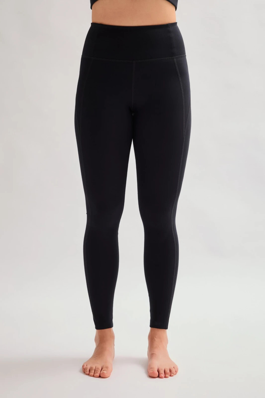 Girlfriend Collective Compressive High-Rise Legging in Black, Size Medium