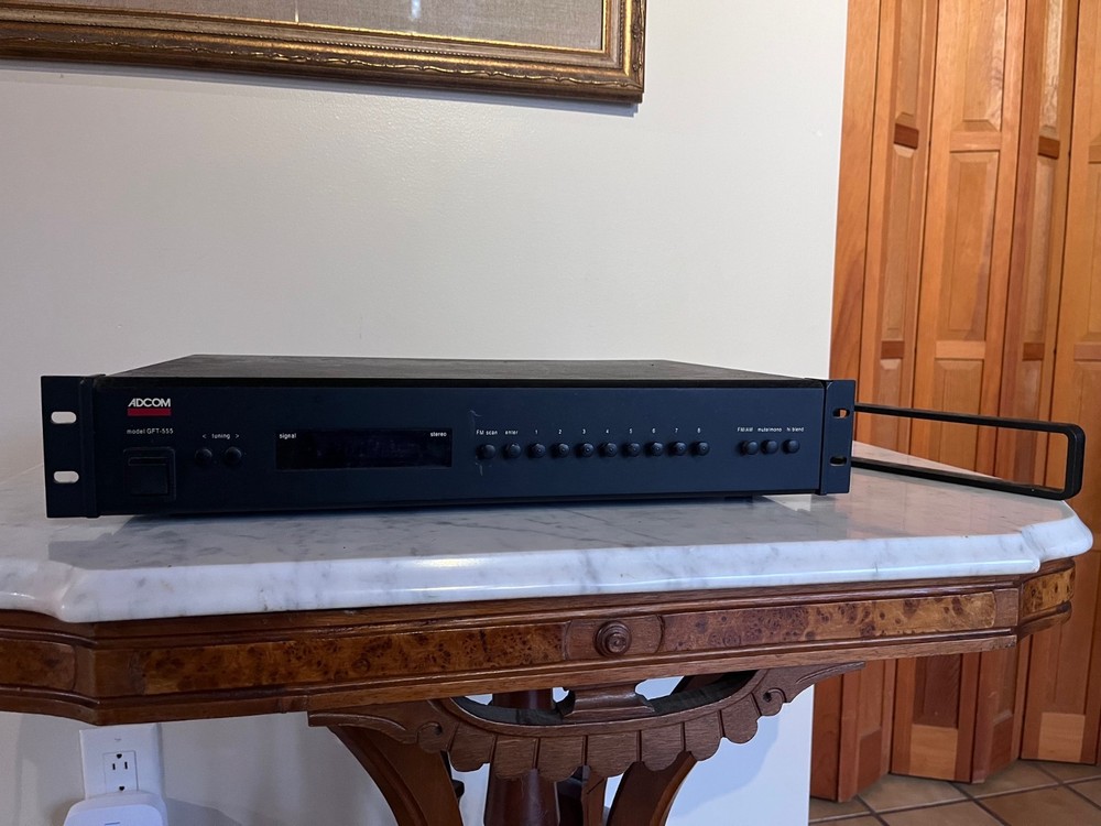 Adcom GFT-555 Digital Stereo Tuner