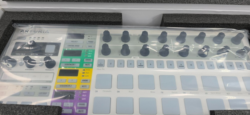 Arturia BeatStep Pro Controller and Sequencer-NEW