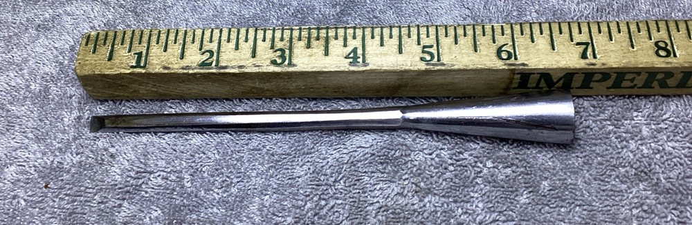 VTG. CRAFTSMAN 1/4” BEVELED EDGE SOCKET CHISEL