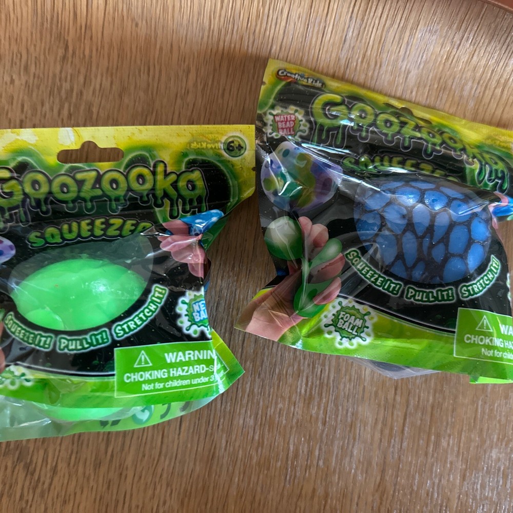 2 Random Goozooka Squeezers Foam Ball Green New Creative Squeeze Pull Stretch