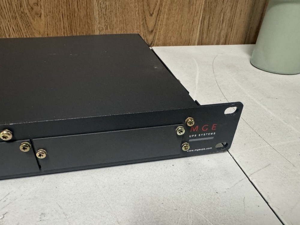 MGE UPS MultiSlot Network Card 5102921300 Rack Mount Interface