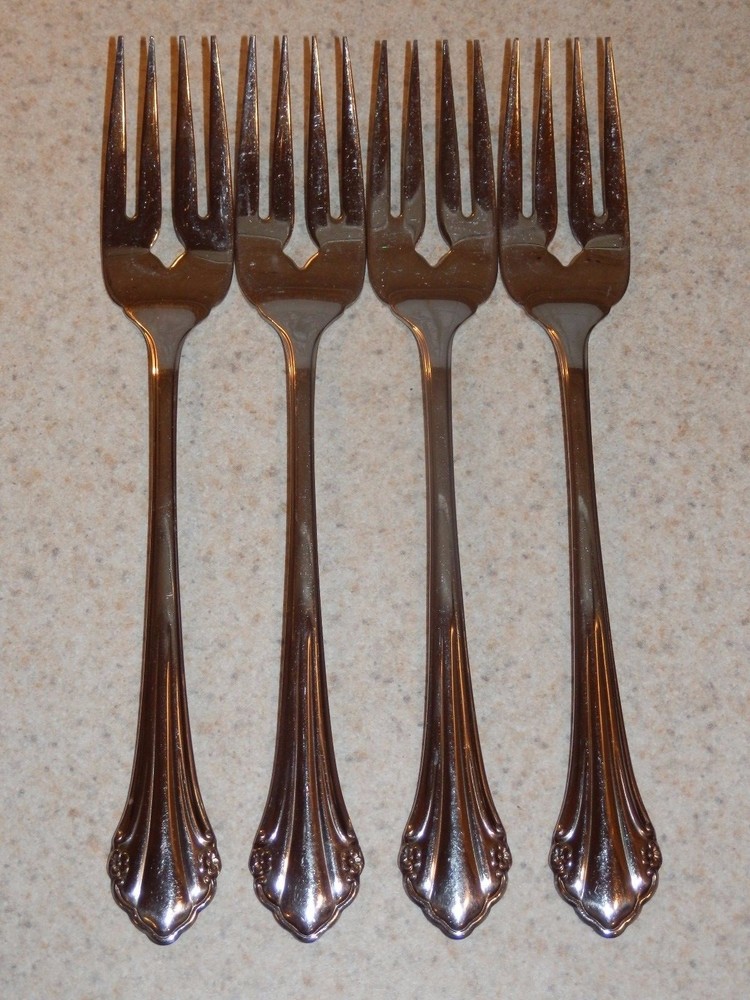 ONEIDA STAINLESS FLATWARE REPOSE 4 SALAD FORKS 6 3/4"