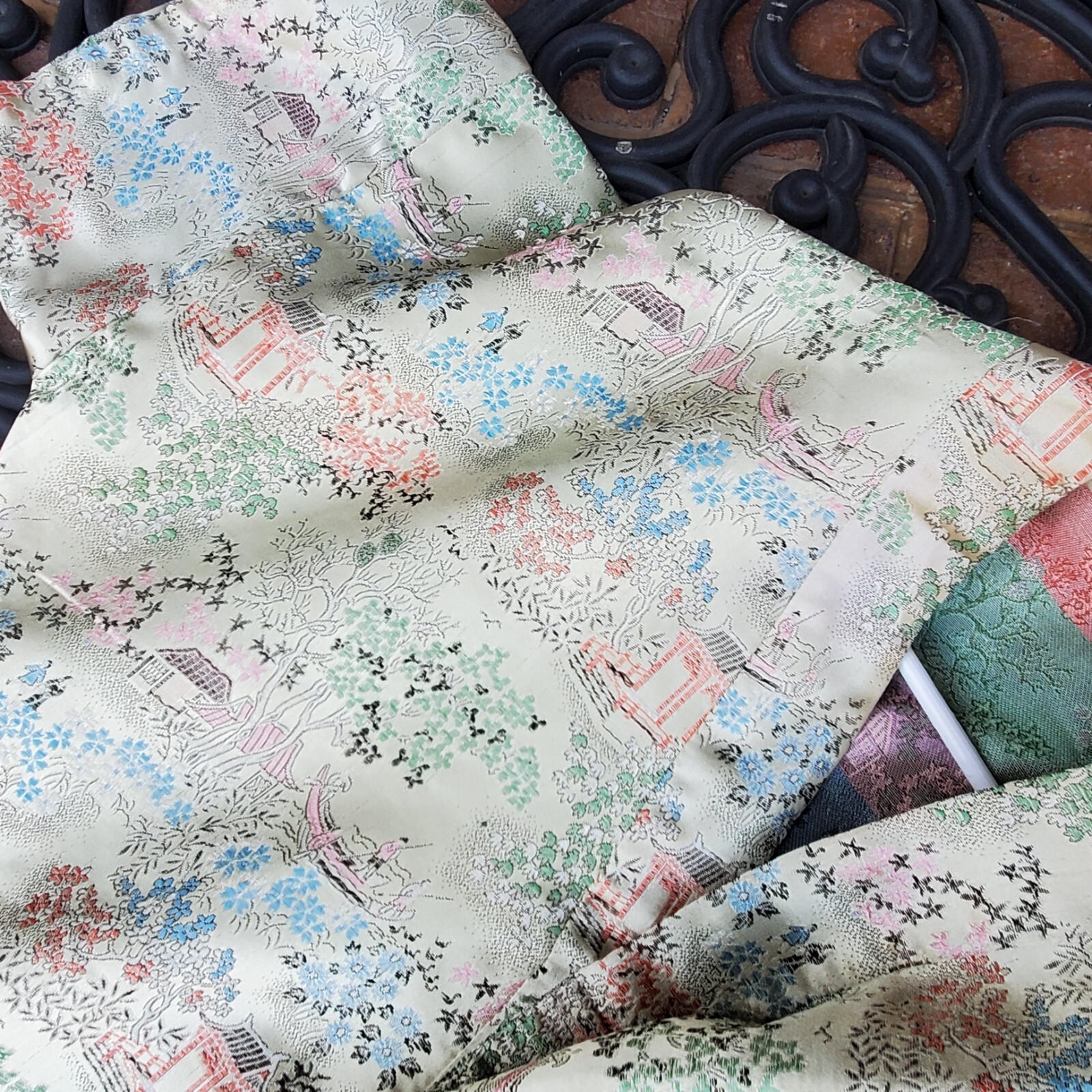 Greater Shanghai Hi-Low Kimono House Dress Vintage V-Neck Gold Brocade Size L