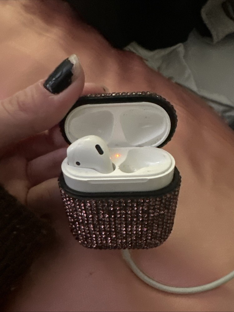 Airpods 2 (Left only) & 13 cases