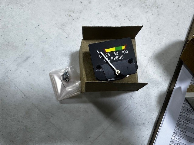 478-643, OIL PRESSUE GAUGE