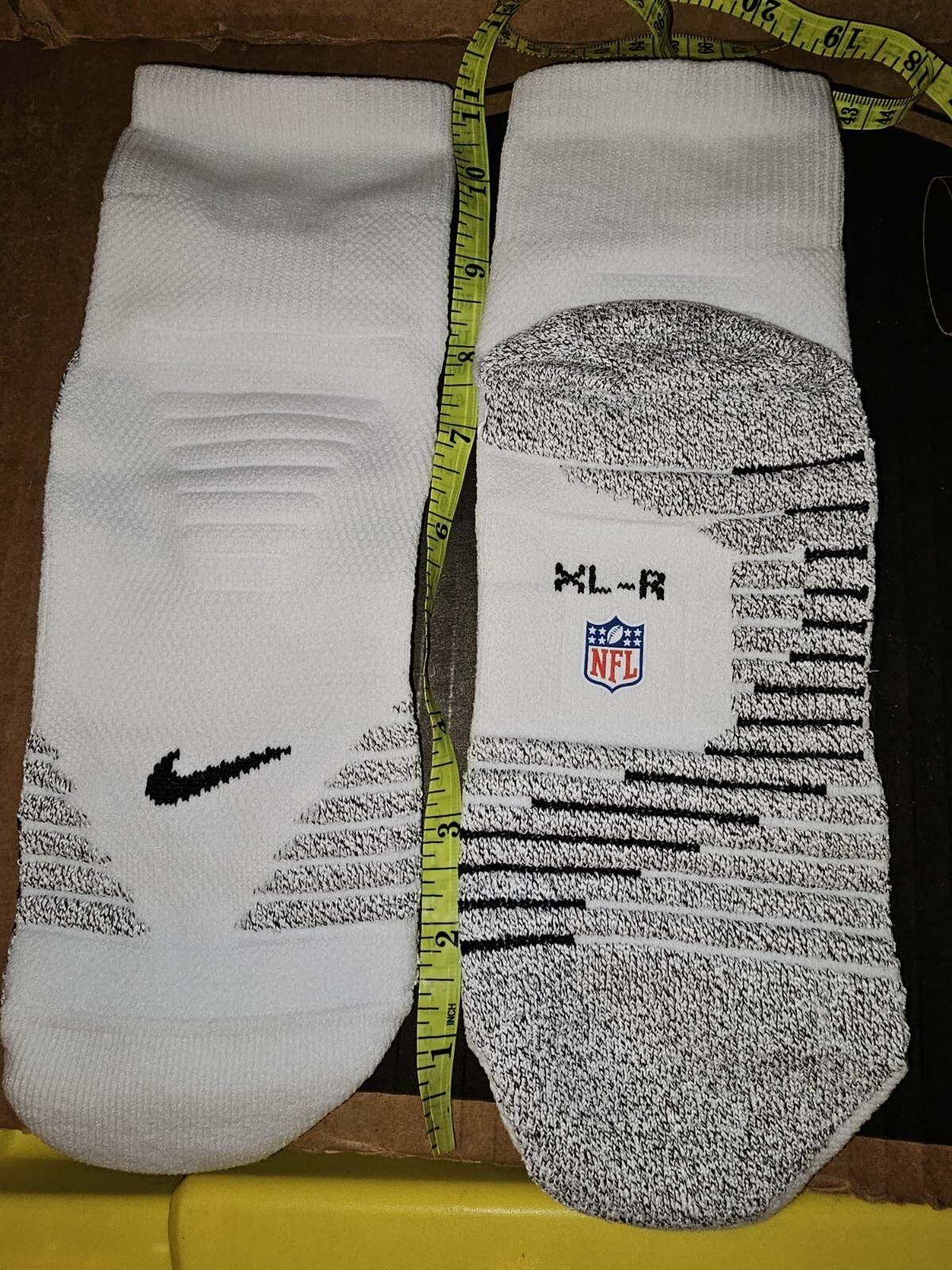NIKE NFL Team Issued White Compression Grip Ankle Socks Men L-2XL