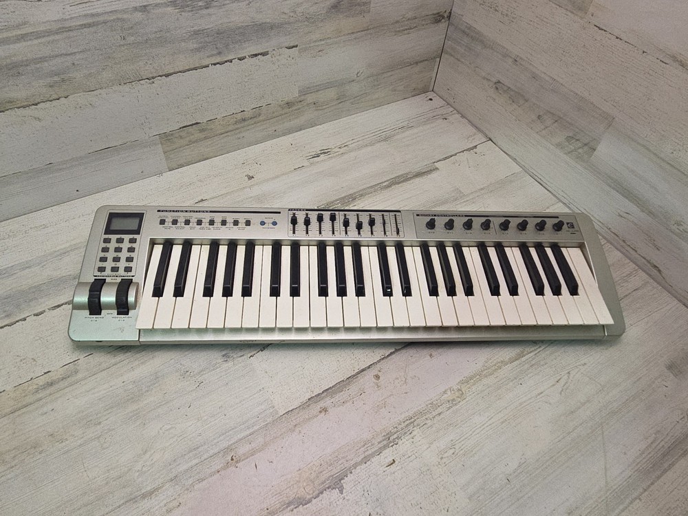 M-AUDIO EVOLUTION MK-449C MIDI Controller -- No Adapter Not Fully Tested