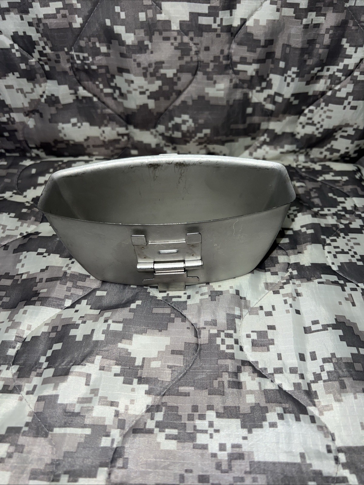 G.I. Army US Military Surplus Arctic Canteen Cup Built In Handle WYOTT NICE A-19
