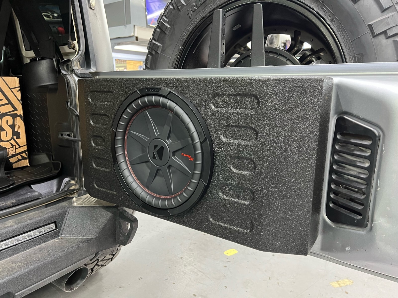 07-18 Jeep Wrangler Tailgate Subwoofer Enclosure / Sub Box For 2x10"