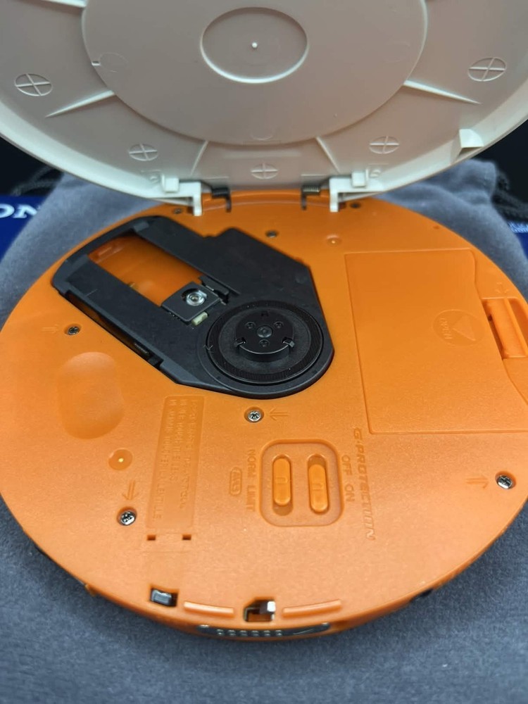 Sony D-EJ785 CD Walkman CD Player Tested Working Boxed