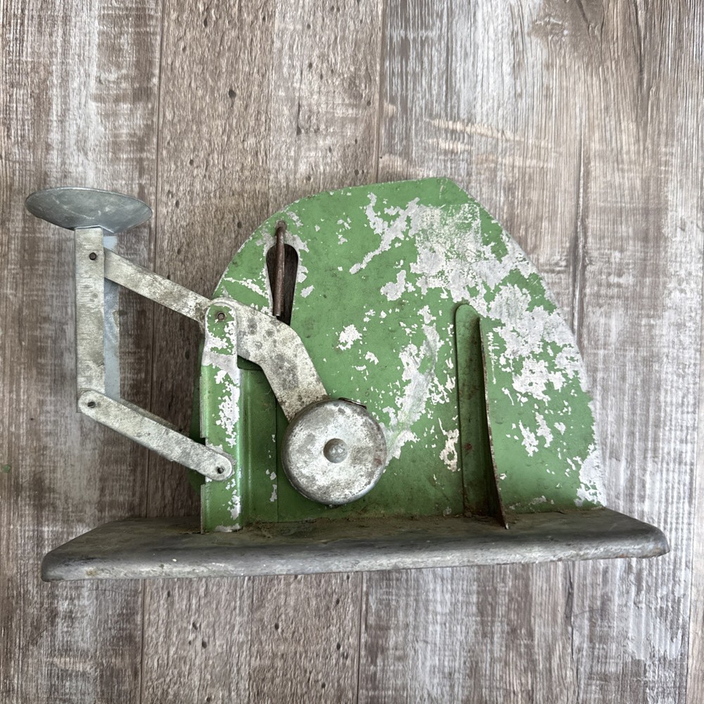 Vintage Jiffy Way Egg Scale